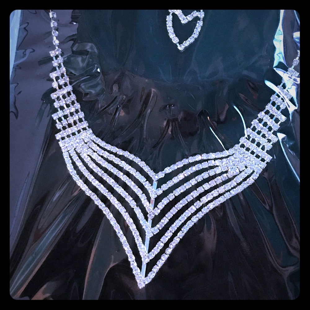 Necklace and earrings set